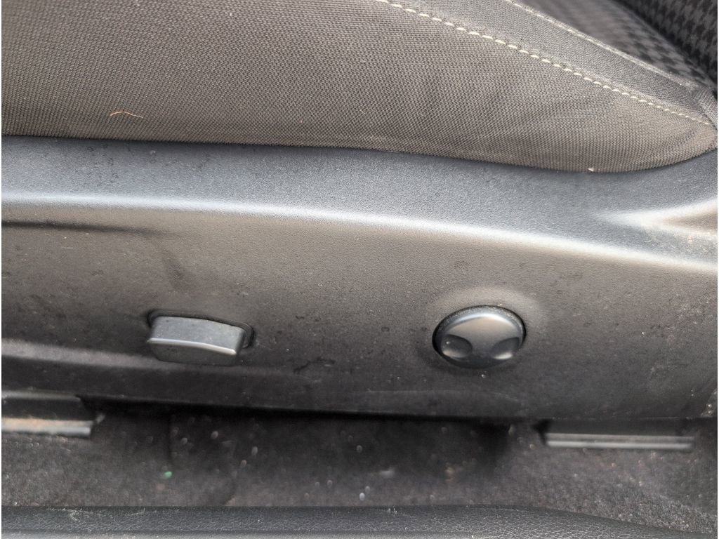 Used 2023 Dodge Challenger SXT w/ Blacktop Package image 11