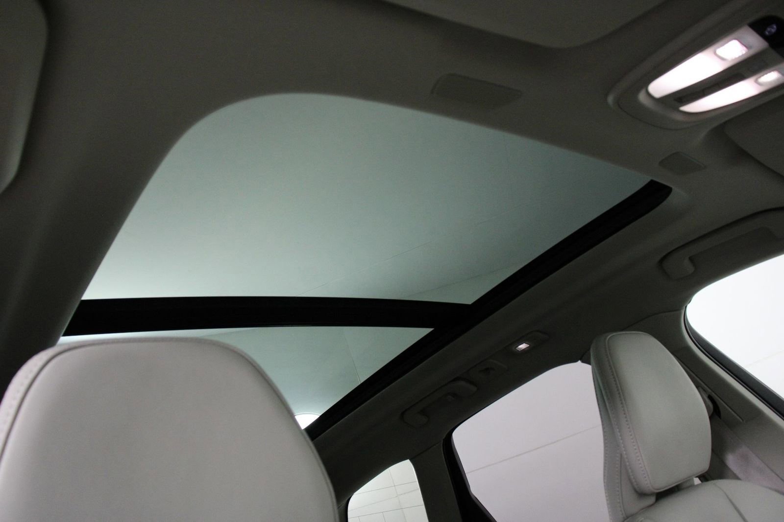 Certified 2023 Volvo XC60 B5 Ultimate image 23