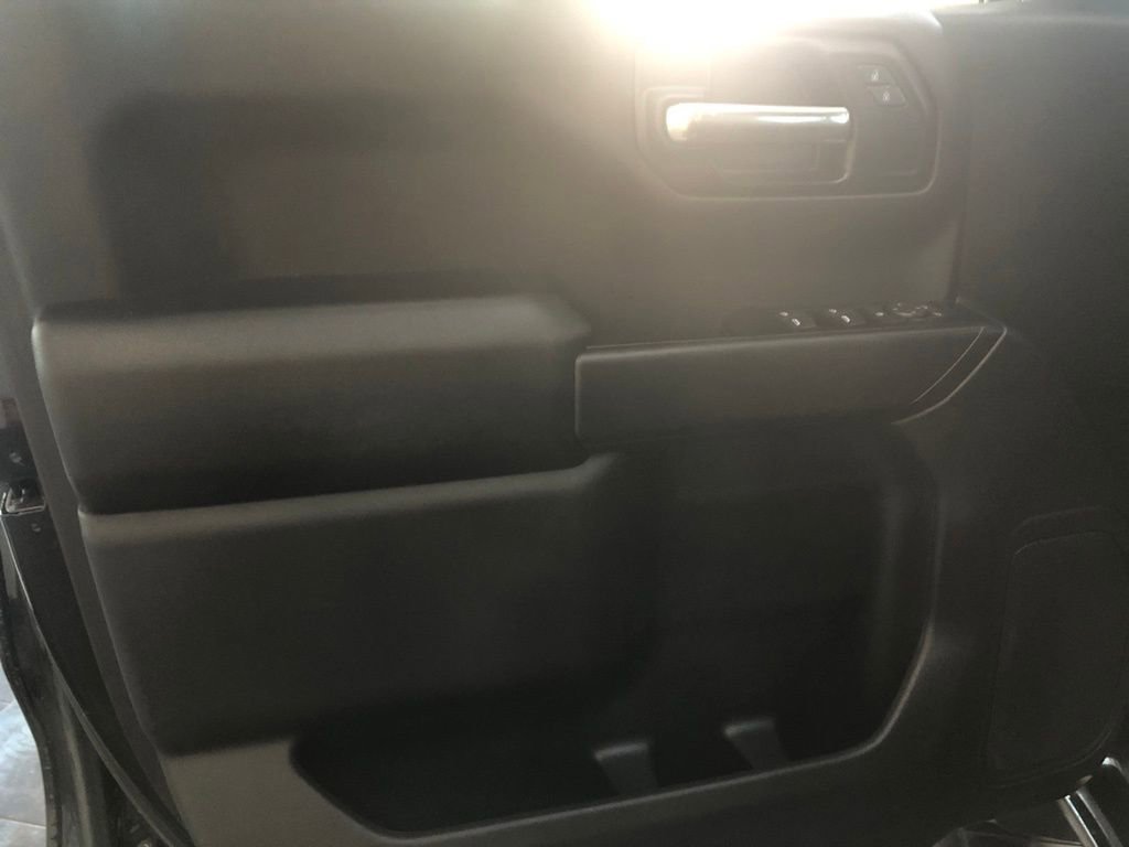 Used 2024 Chevrolet Silverado 1500 Custom Trail Boss w/ Turbomax Blackout Package image 12