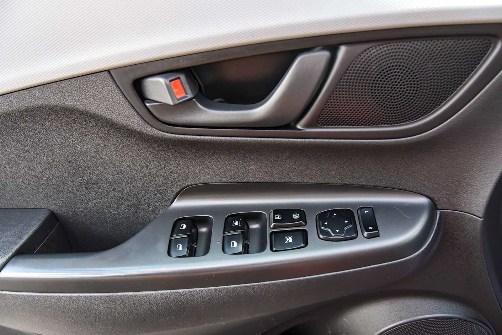 Used 2019 Hyundai Kona SE FWD image 15