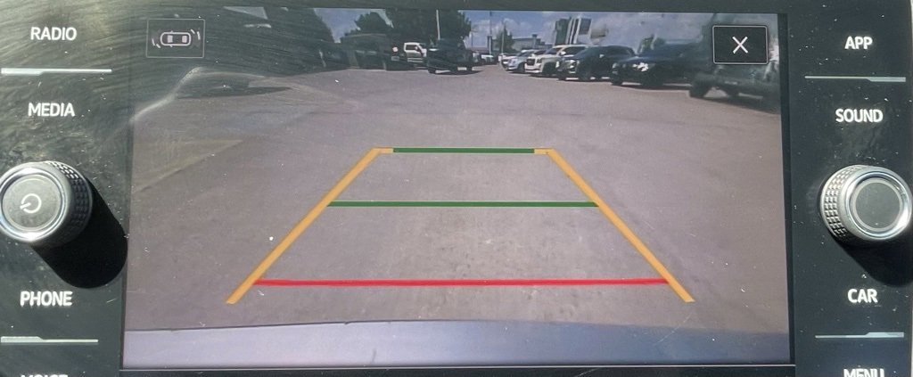 Used 2021 Volkswagen Tiguan SE image 28