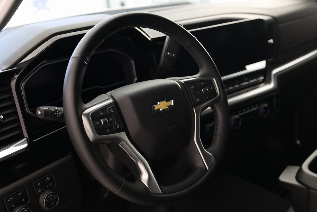 Used 2025 Chevrolet Silverado 3500 LTZ image 17