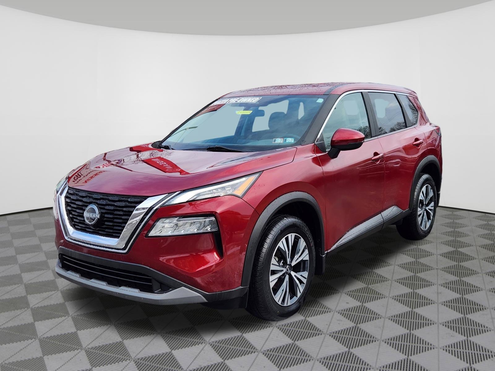 Used 2023 Nissan Rogue SV image 2