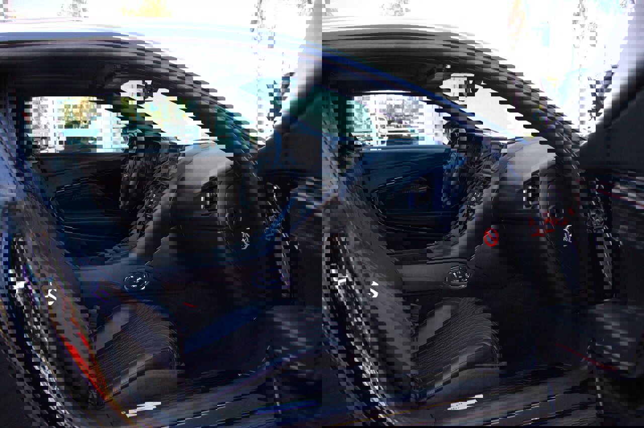 Used 2018 Aston Martin DB11 Coupe image 29