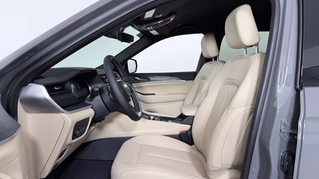 New 2027 Jeep Grand Cherokee L Limited AWD/4WD image 14