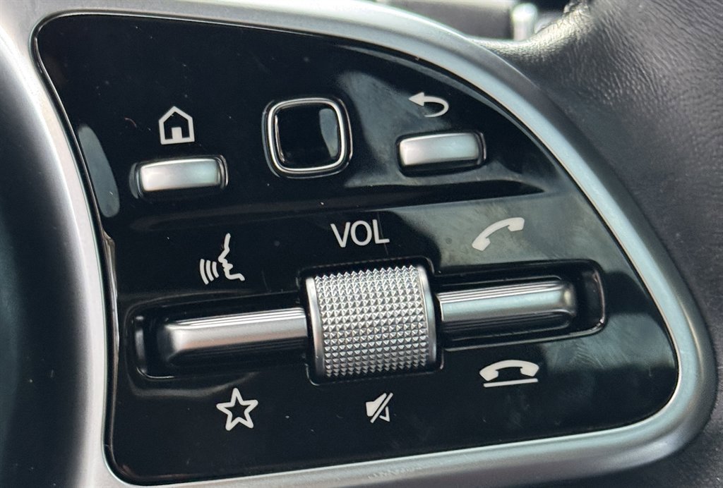 Used 2021 Mercedes-Benz GLC 300 4MATIC w/ AMG Line image 58