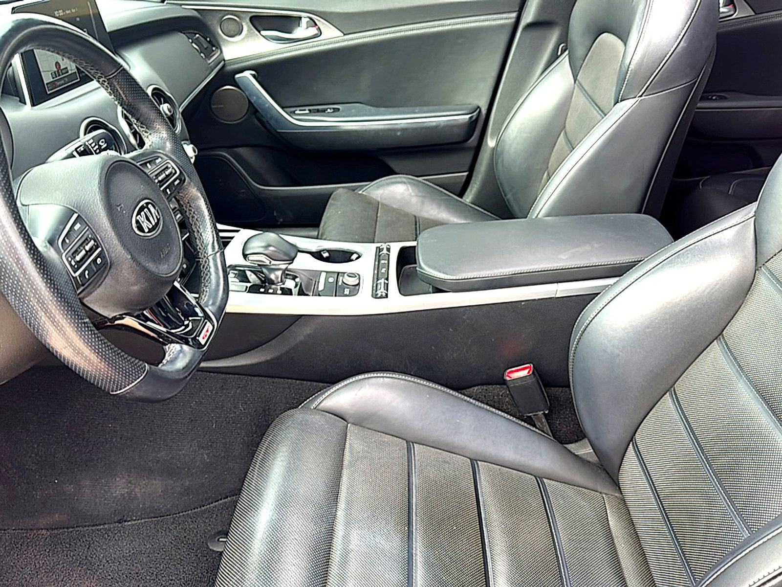 Used 2018 Kia Stinger GT2 image 13