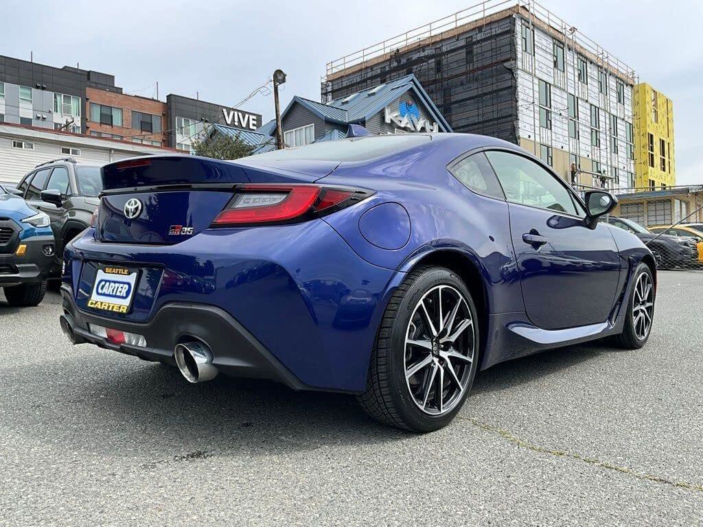Used 2023 Toyota GR86 RWD image 8