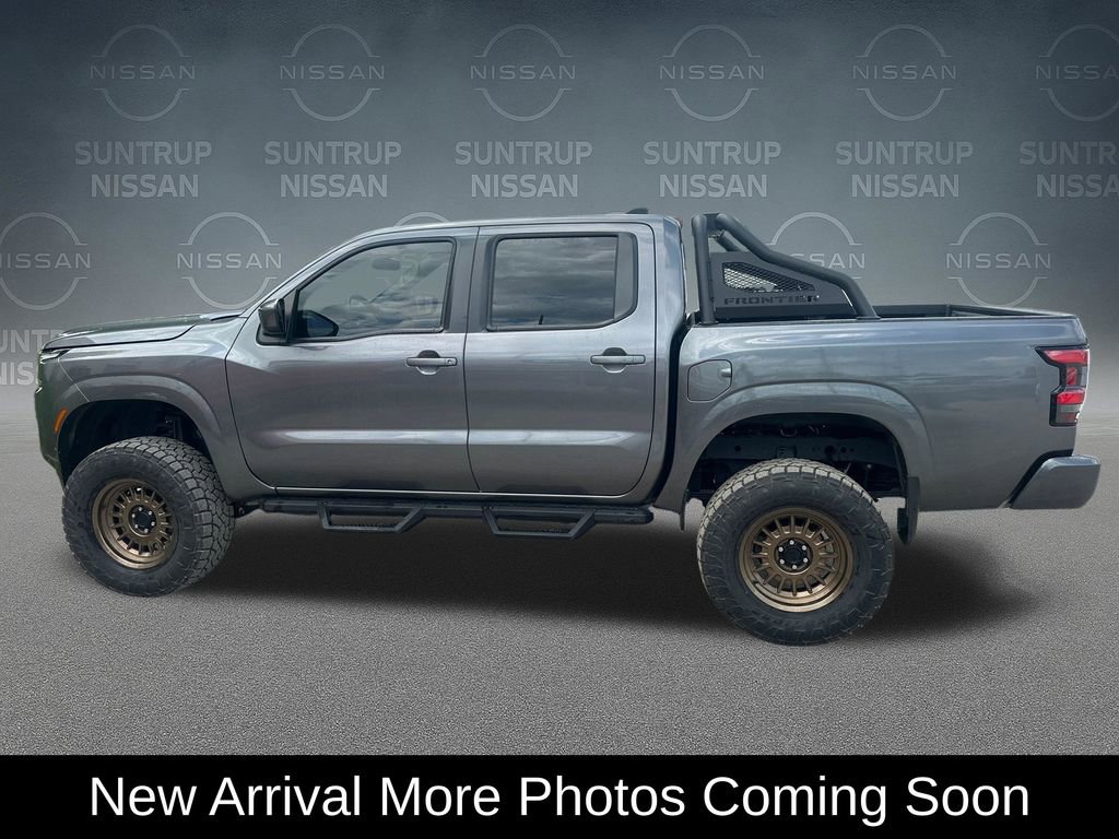 Used 2022 Nissan Frontier SV AWD/4WD image 2