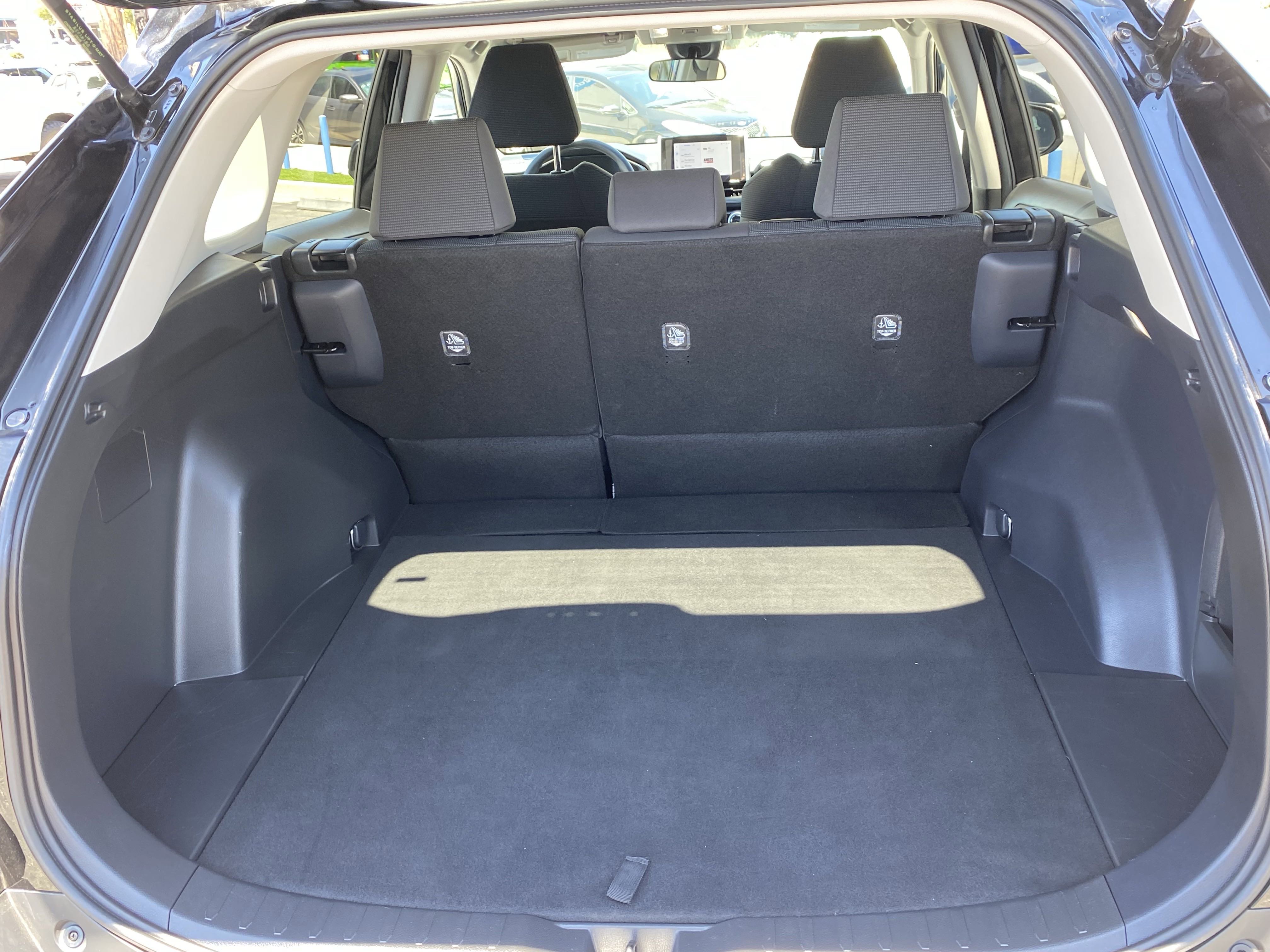 Used 2025 Toyota RAV4 LE image 12