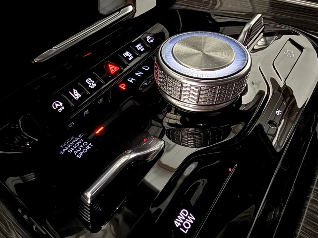 Used 2022 Jeep Wagoneer Series III w/ Premium Group I image 33