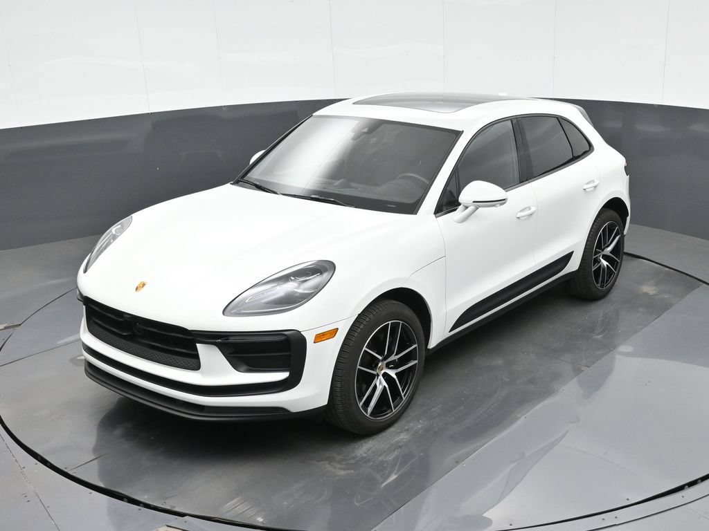 Certified 2023 Porsche Macan AWD/4WD image 26
