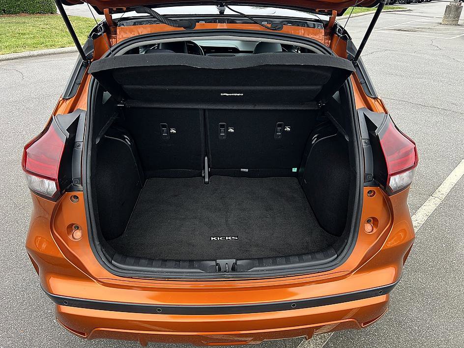 Certified 2023 Nissan Kicks SR w/ SR Premium Package FWD image 15