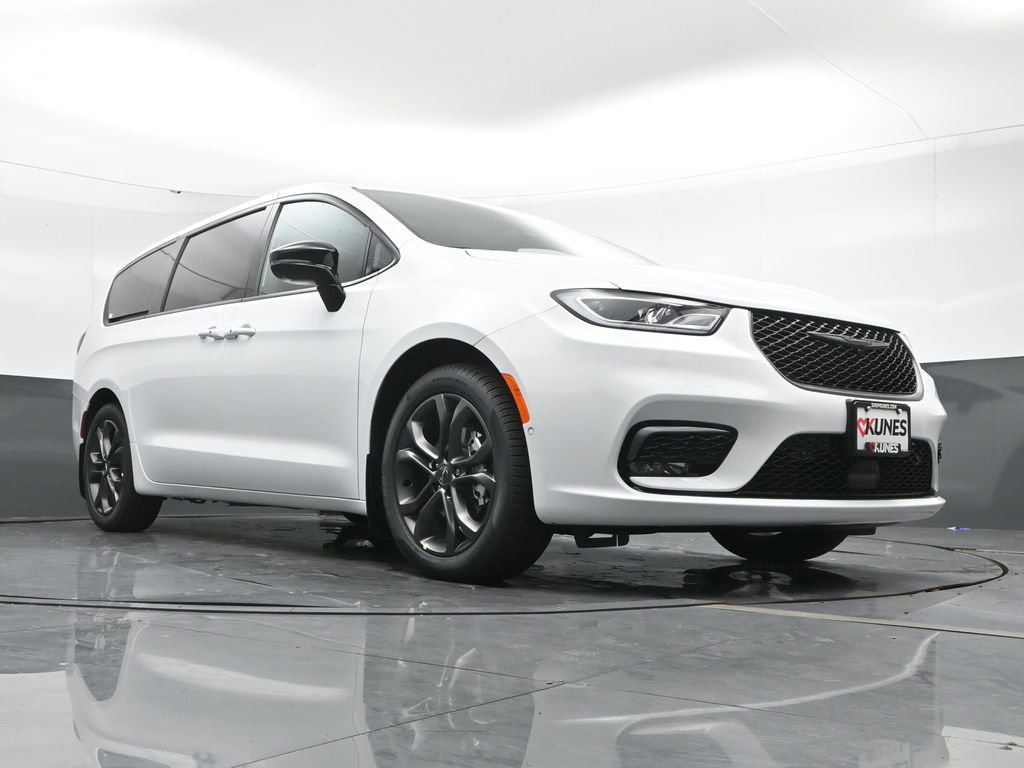 New 2026 Chrysler Pacifica Select image 42