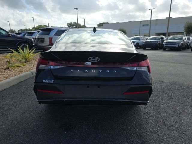 New 2026 Hyundai Elantra Sport FWD image 18