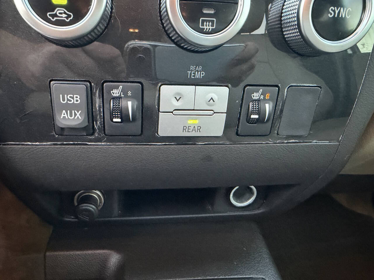 Used 2011 Toyota Sequoia Limited RWD image 43