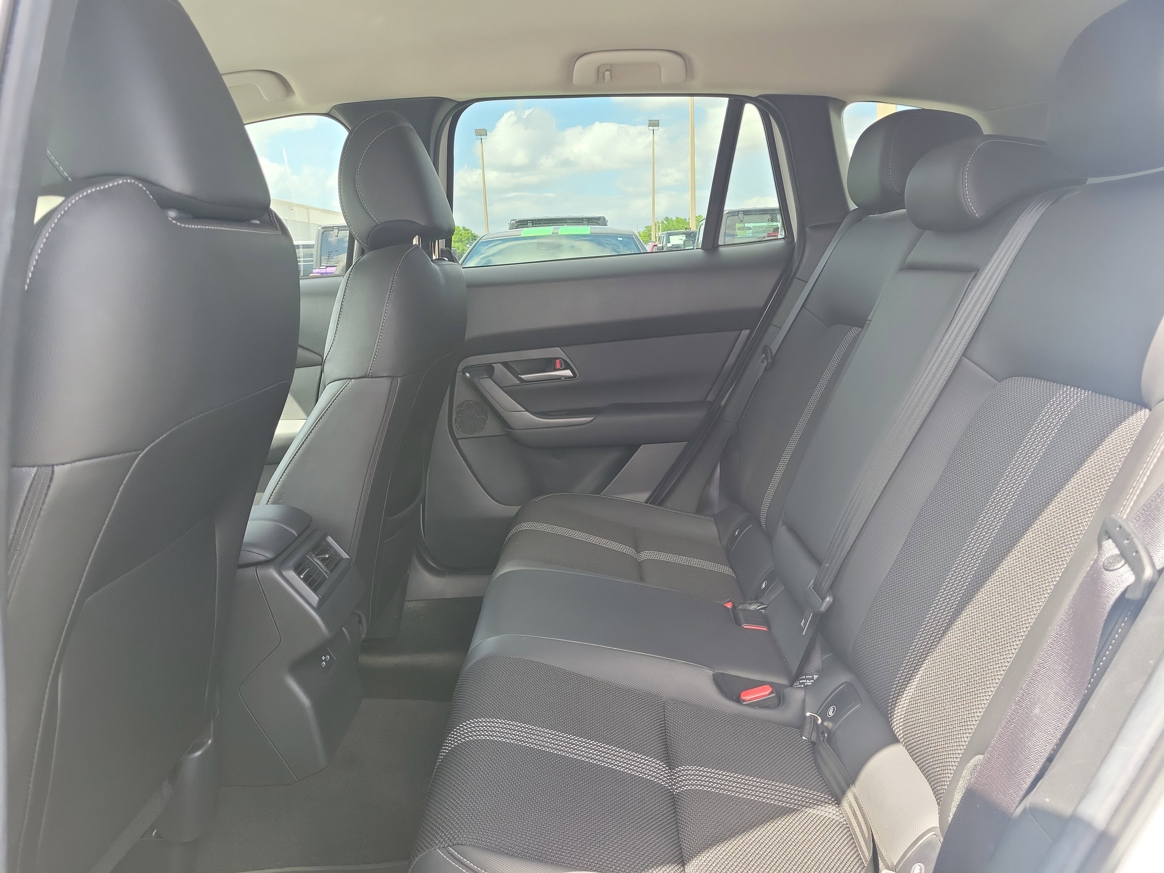 Used 2025 MAZDA CX-50 AWD 2.5 S w/ Preferred Package image 16