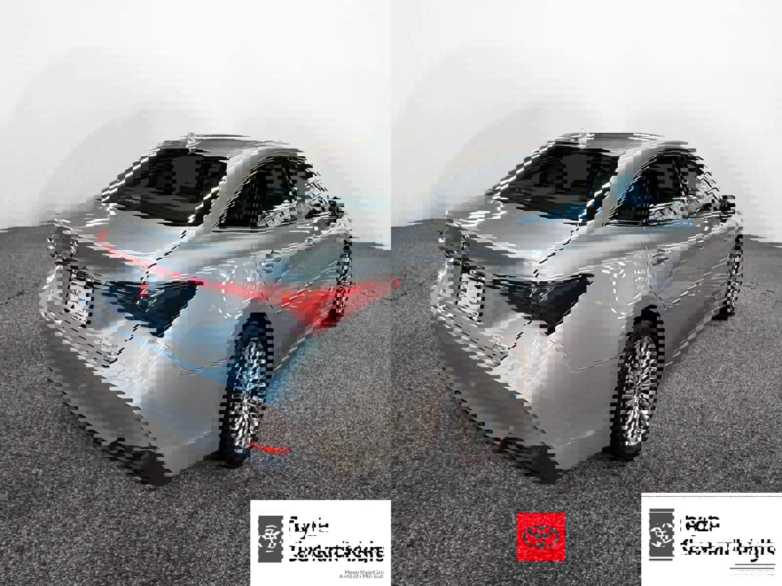 Used 2021 Toyota Avalon Limited w/ Advanced Safety Package image 5