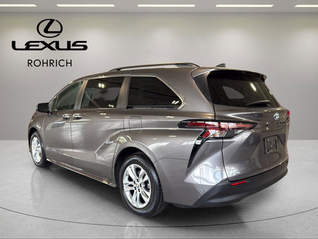 Used 2023 Toyota Sienna XLE w/ XLE Plus Package image 8