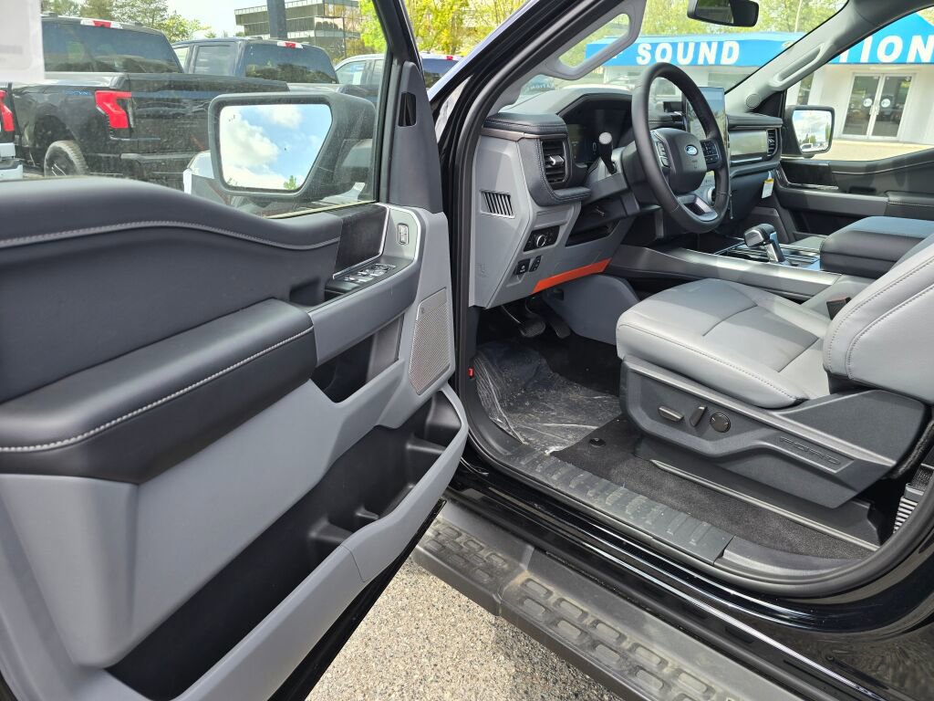 New 2025 Ford F150 Lightning Flash AWD/4WD image 14