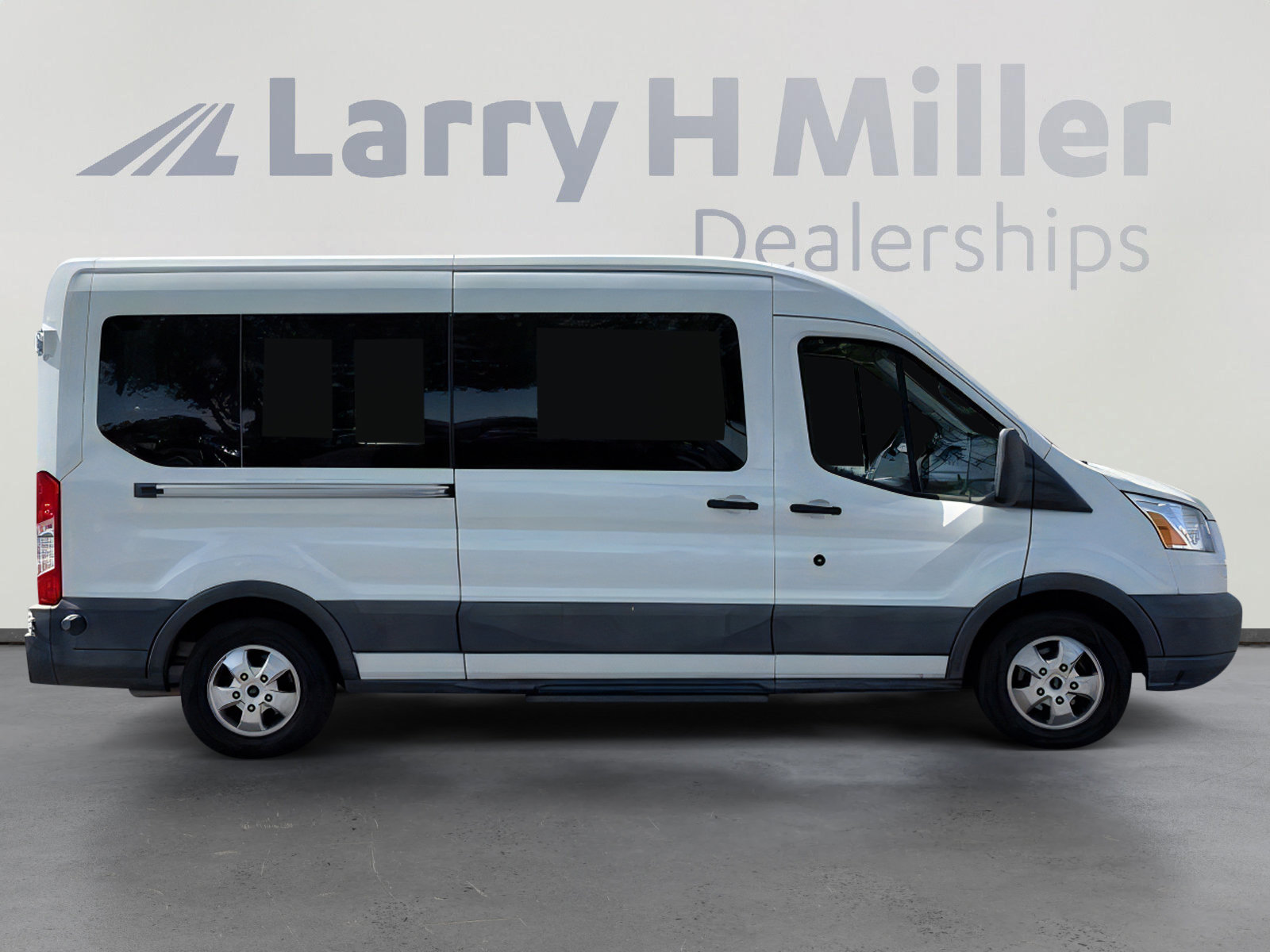 Used 2017 Ford Transit 350 XLT RWD image 7