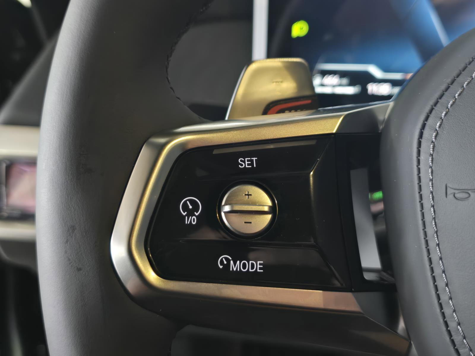 New 2025 BMW 750e xDrive w/ Premium Package image 17