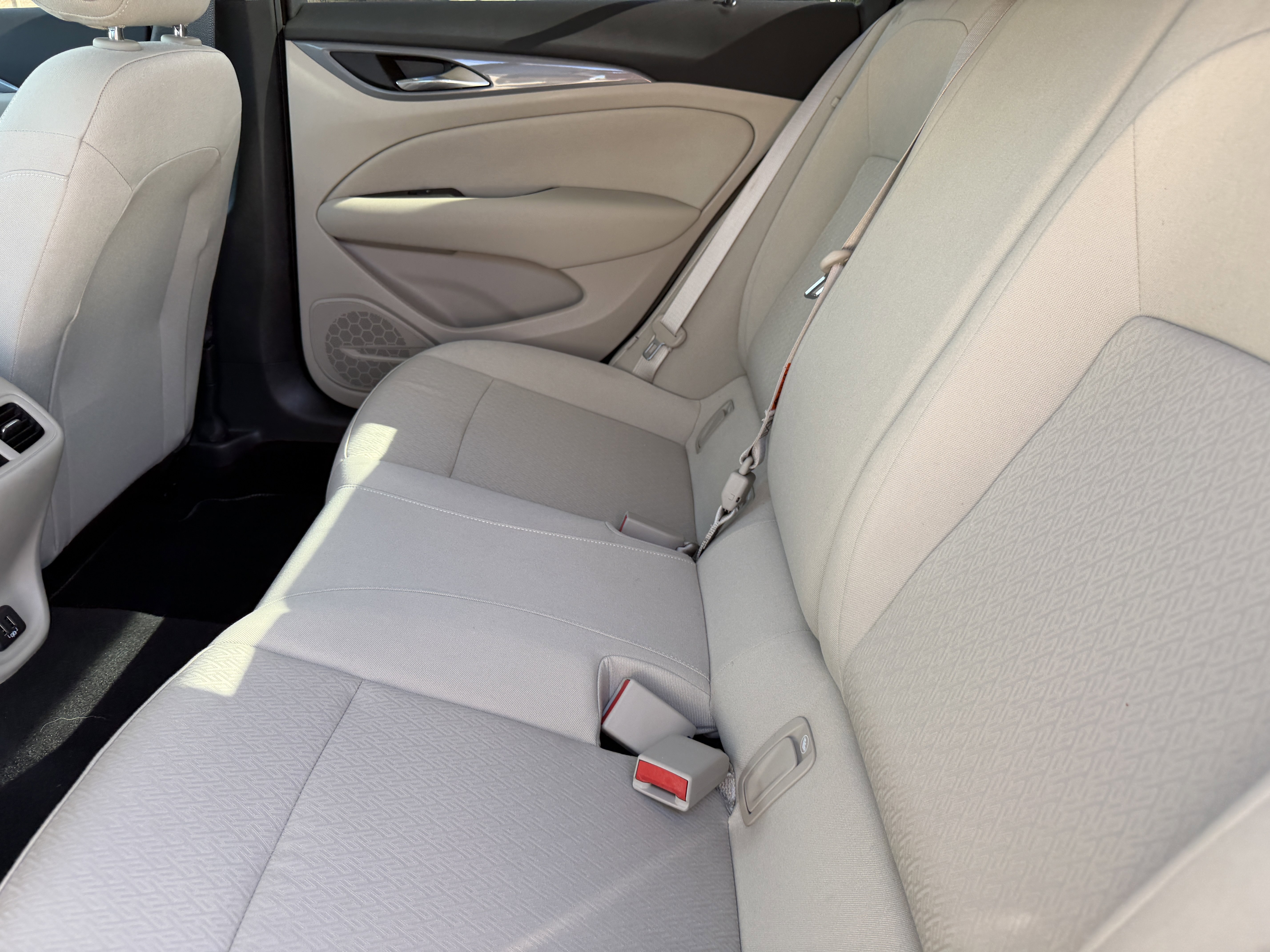 Used 2020 Buick Regal Preferred image 16