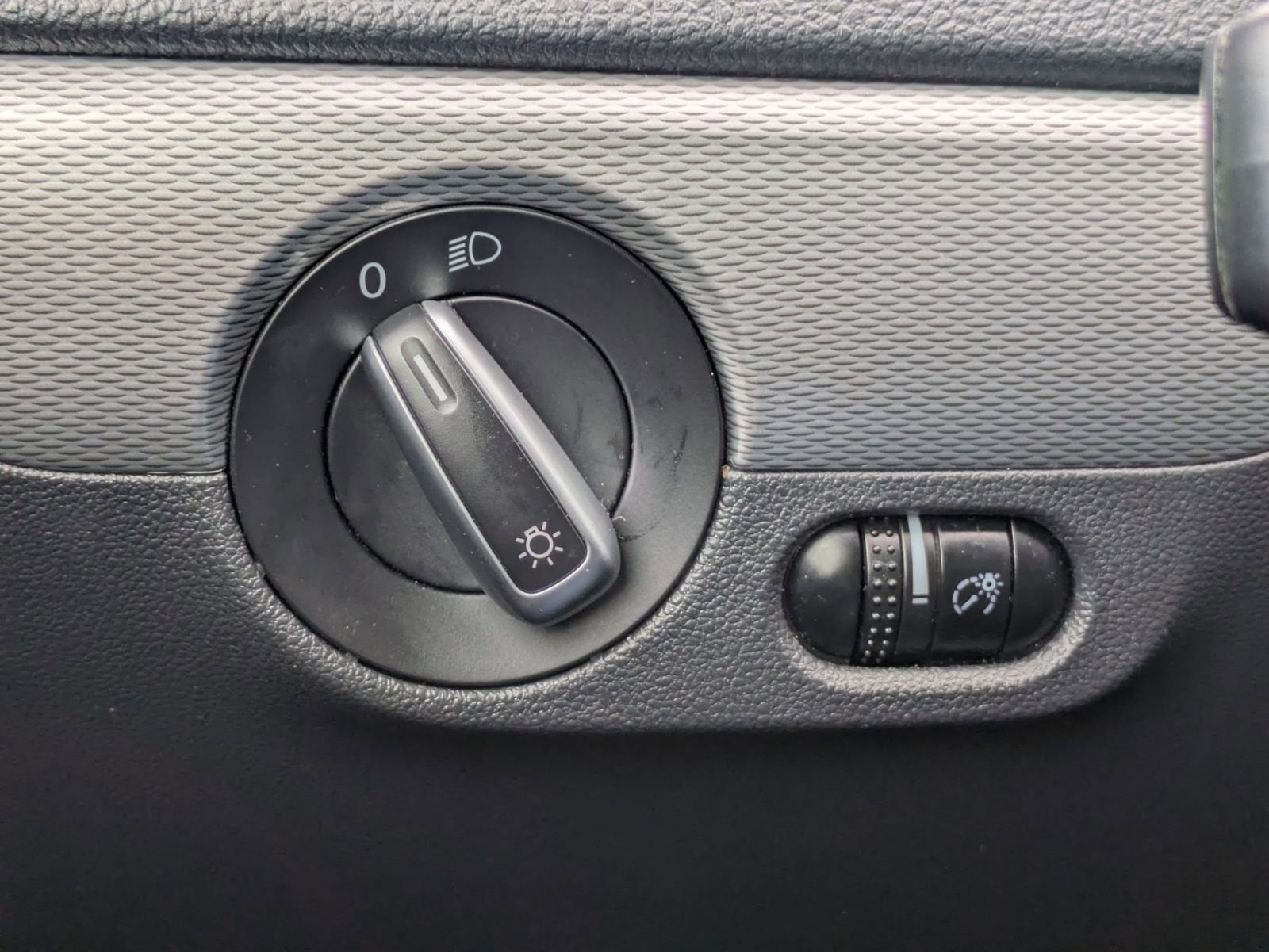 Used 2015 Volkswagen Jetta SE image 15