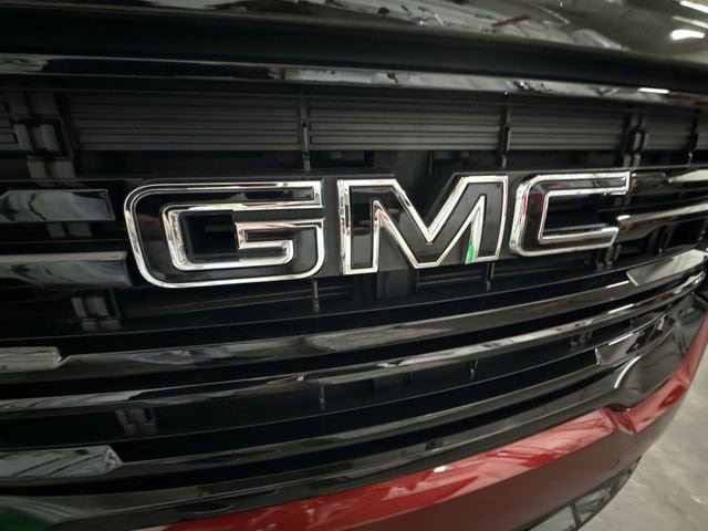 Used 2023 GMC Acadia SLE w/ Driver Convenience Package AWD/4WD image 32