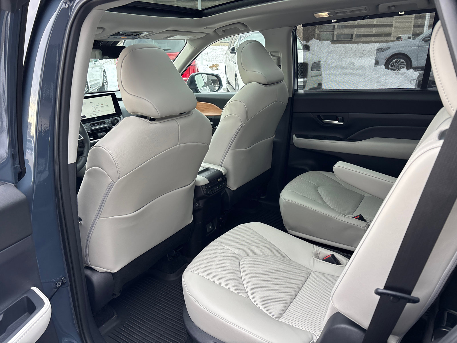 Used 2026 Toyota Grand Highlander AWD image 27