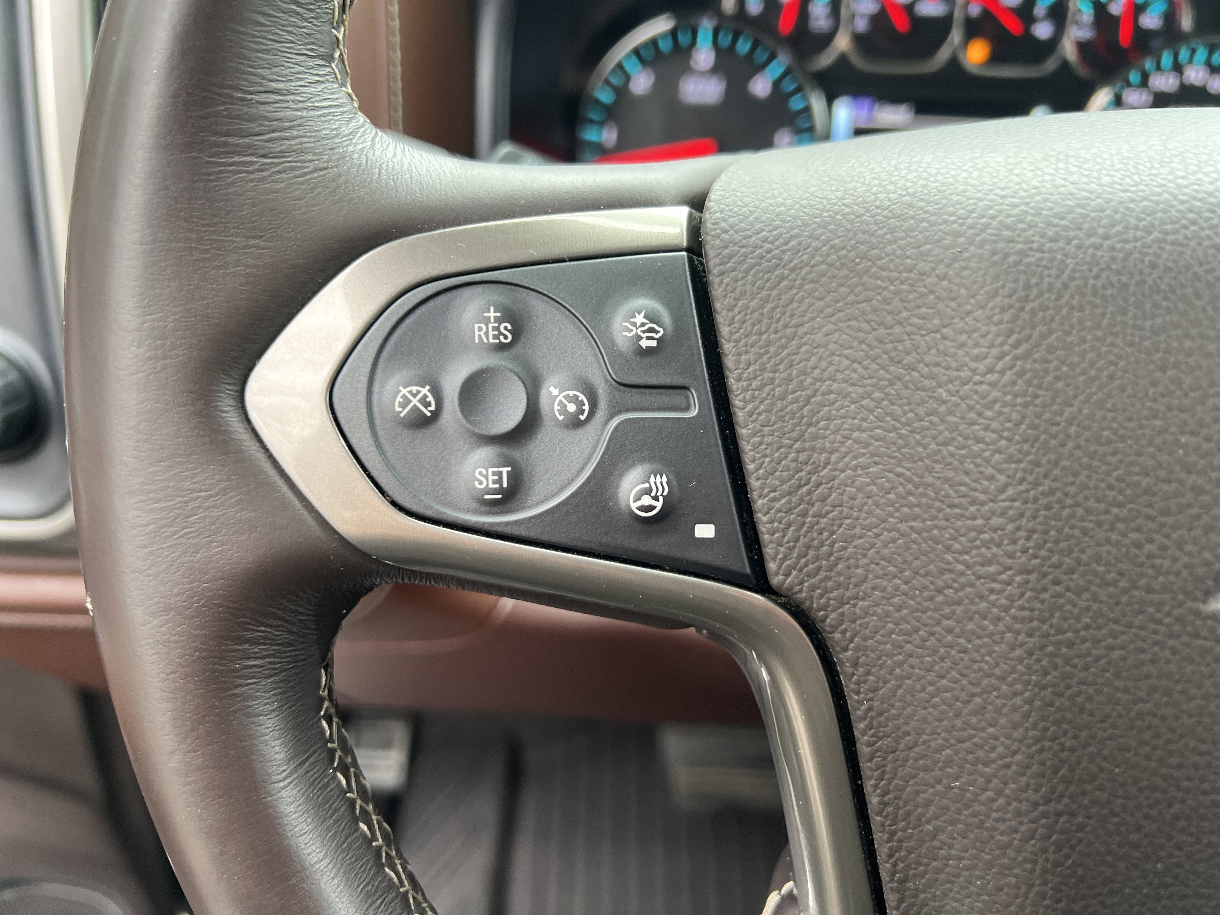 Used 2018 Chevrolet Silverado 1500 High Country image 19