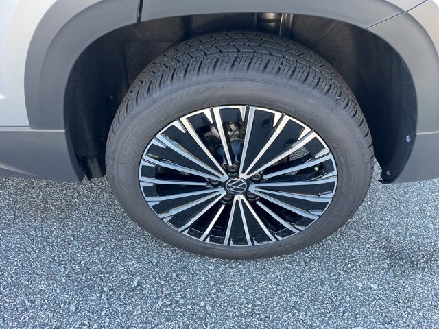 New 2026 Volkswagen Taos SE image 23