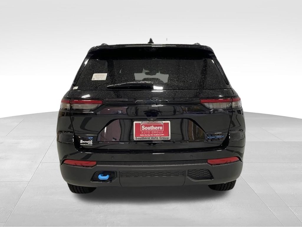 New 2024 Jeep Grand Cherokee Trailhawk w/ Advanced Protech Group II AWD/4WD image 7