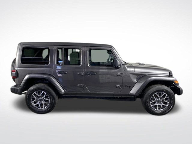 Used 2026 Jeep Wrangler Unlimited Sahara AWD/4WD image 9