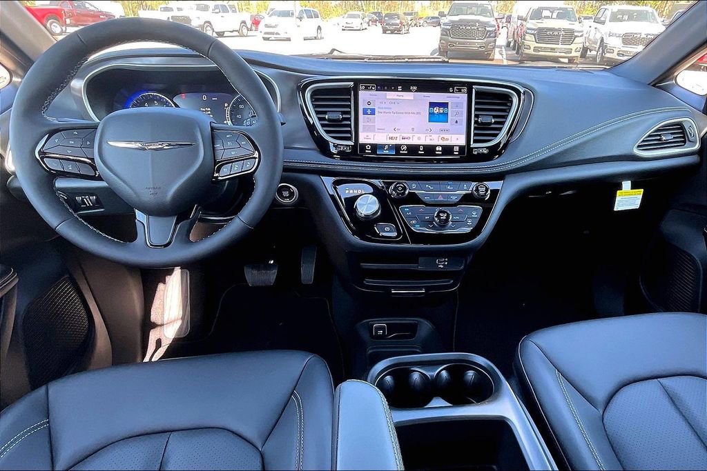New 2026 Chrysler Pacifica Select FWD image 5