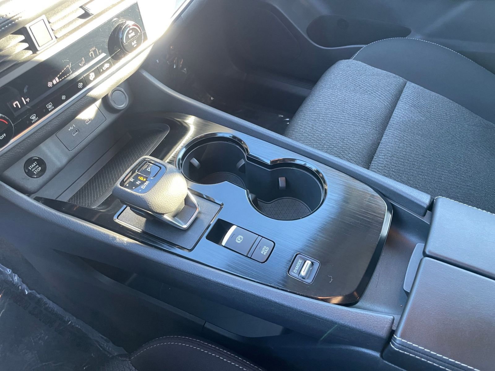 Used 2025 Nissan Rogue SV image 41