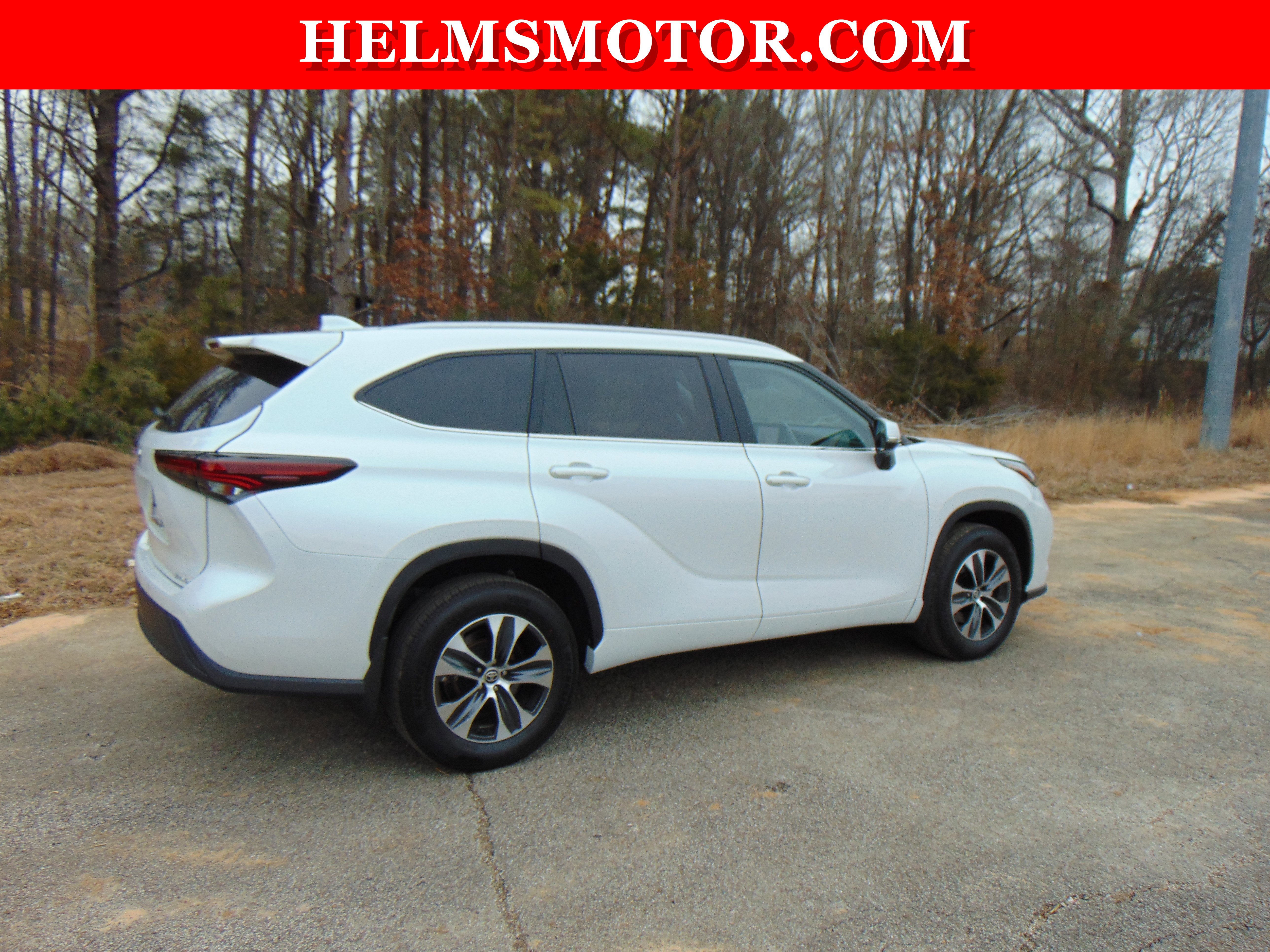 Used 2025 Toyota Highlander XLE image 13