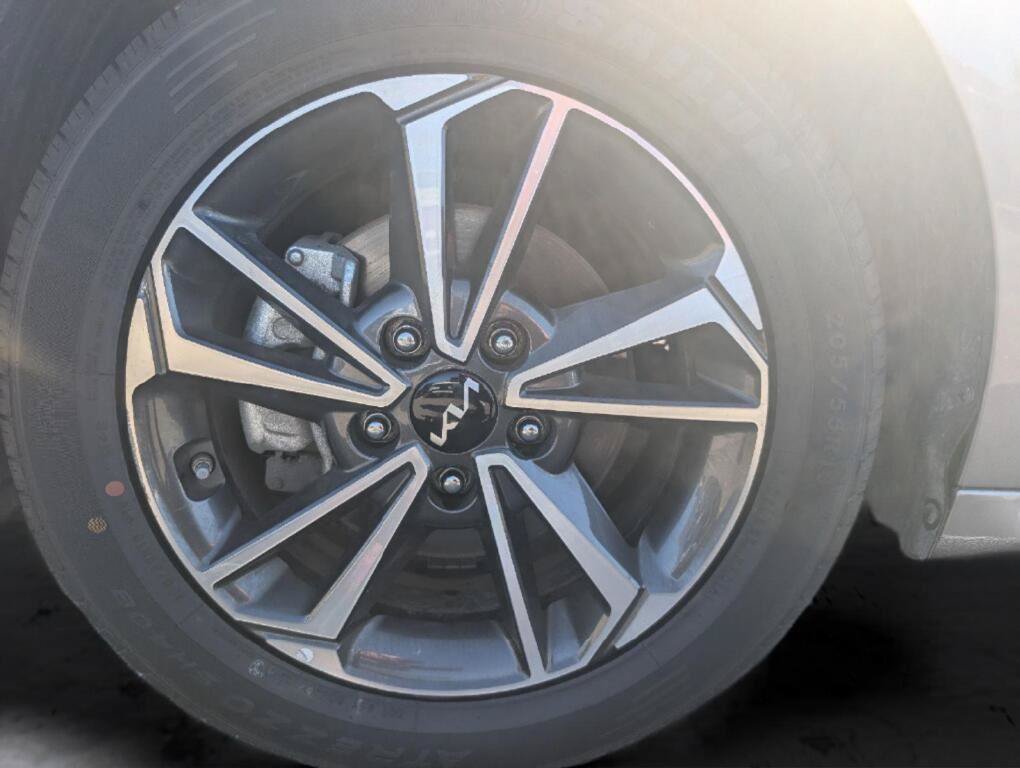 Used 2024 Kia Forte LXS FWD image 21