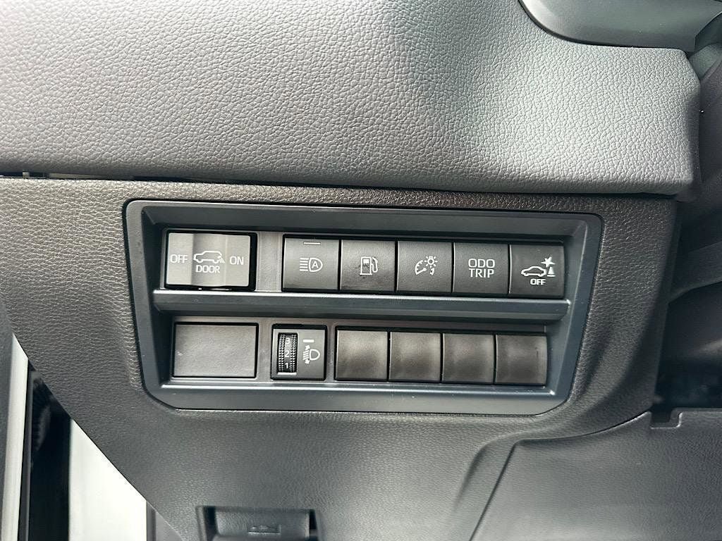 Certified 2025 Toyota Sequoia SR5 AWD/4WD image 25