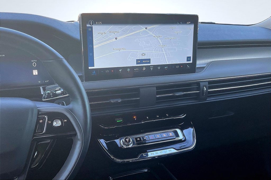 Used 2025 Lincoln Corsair Reserve FWD image 11