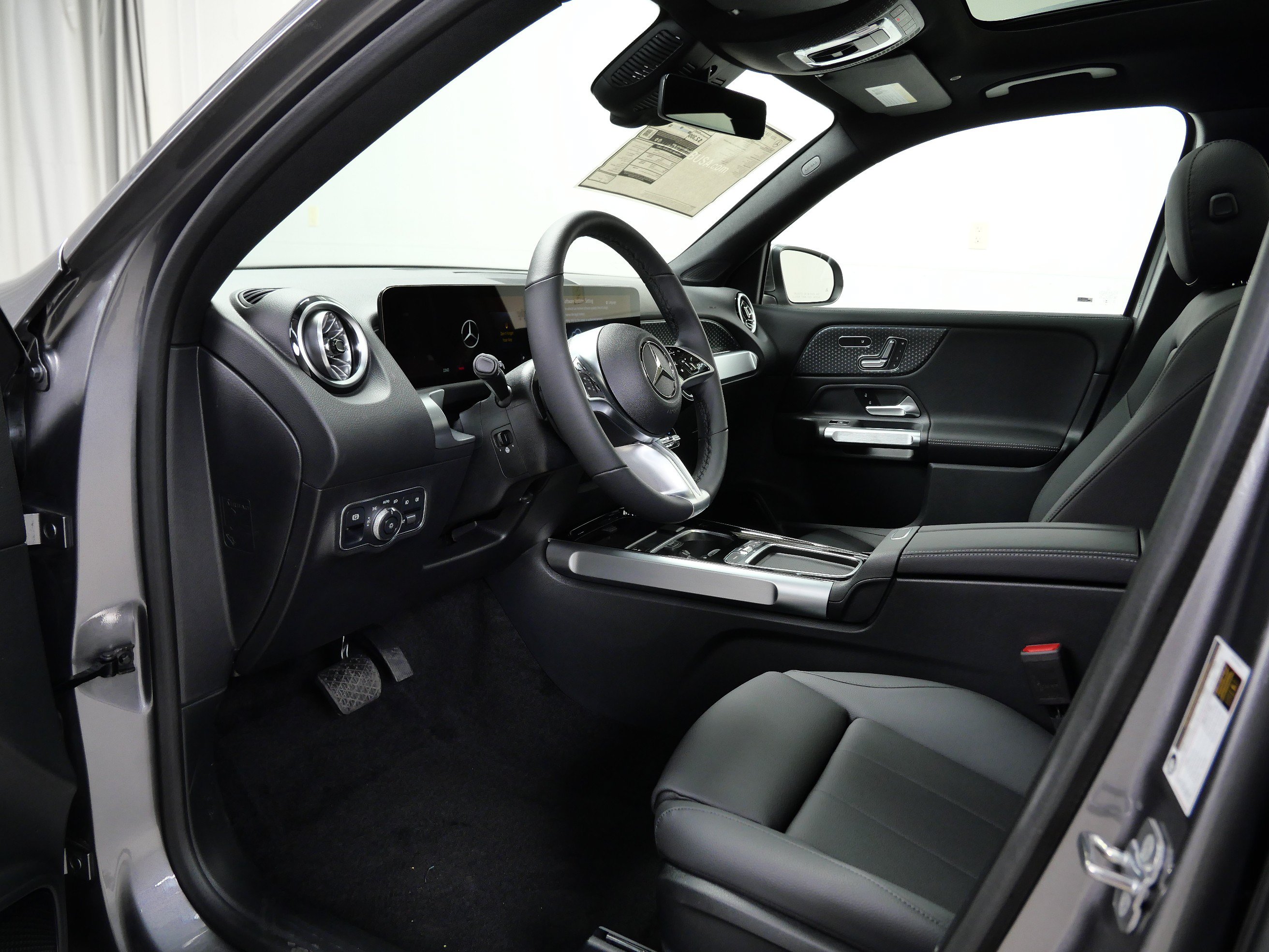 New 2026 Mercedes-Benz GLB 250 4MATIC image 7