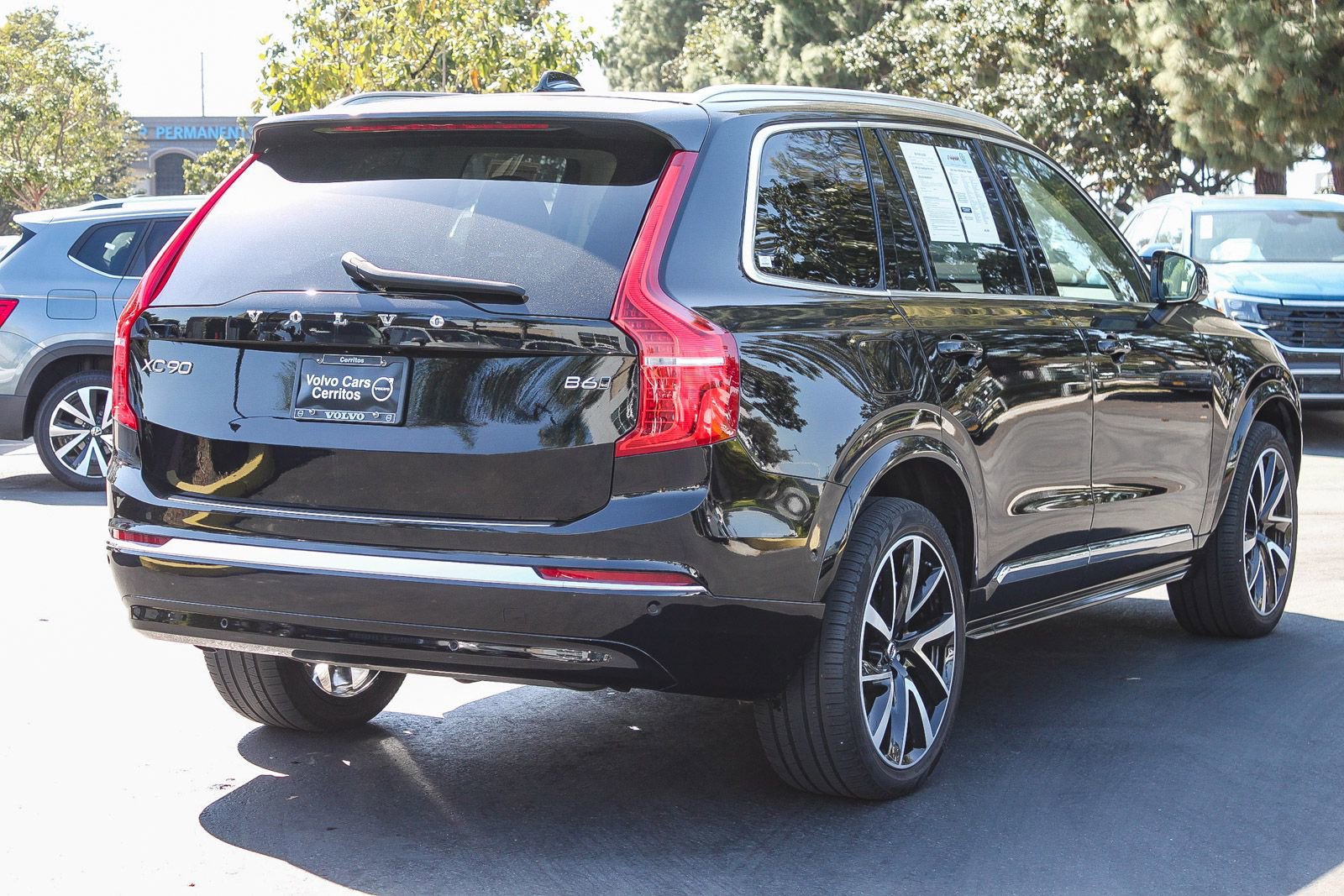 Used 2023 Volvo XC90 B6 Plus w/ Protection Package Premier image 6