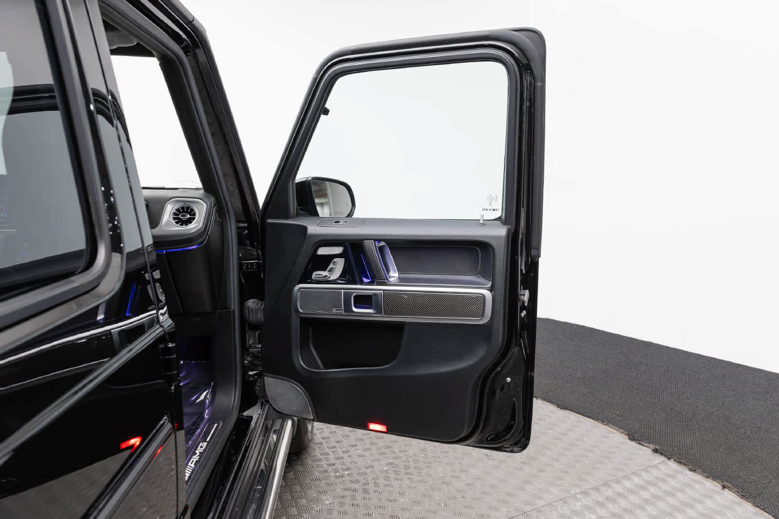 Used 2019 Mercedes-Benz G 63 AMG 4MATIC w/ Seat Comfort Package image 45