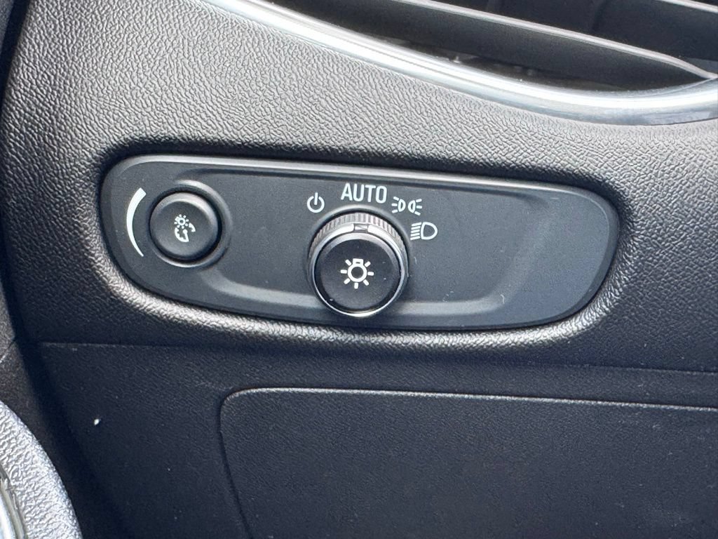 Used 2024 Chevrolet Malibu LT FWD image 35