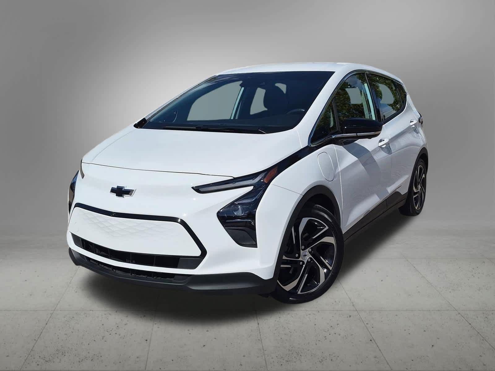 Used 2023 Chevrolet Bolt LT w/ Infotainment Package FWD image 1