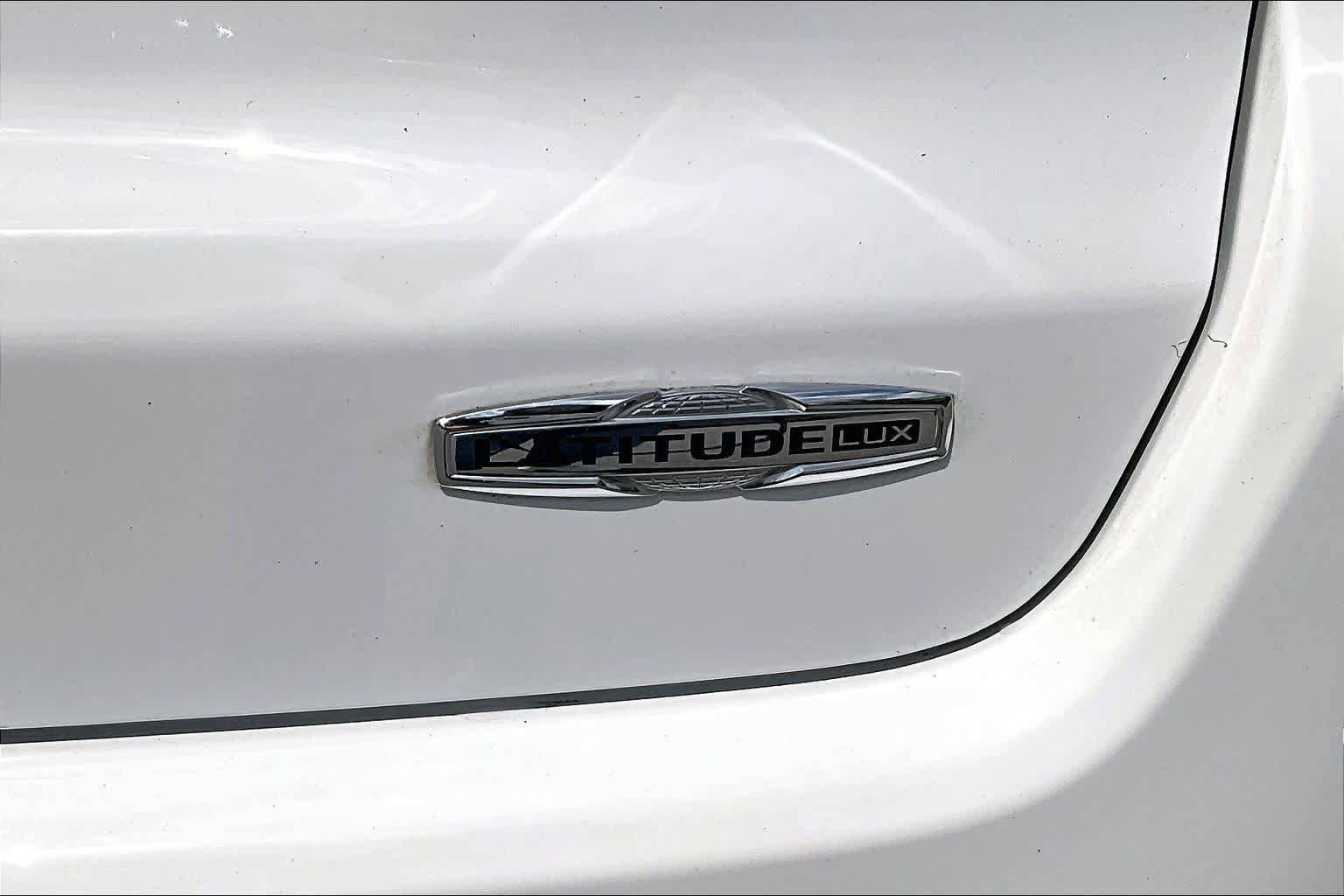 Used 2023 Jeep Compass Latitude w/ Sun and Sound Group image 33