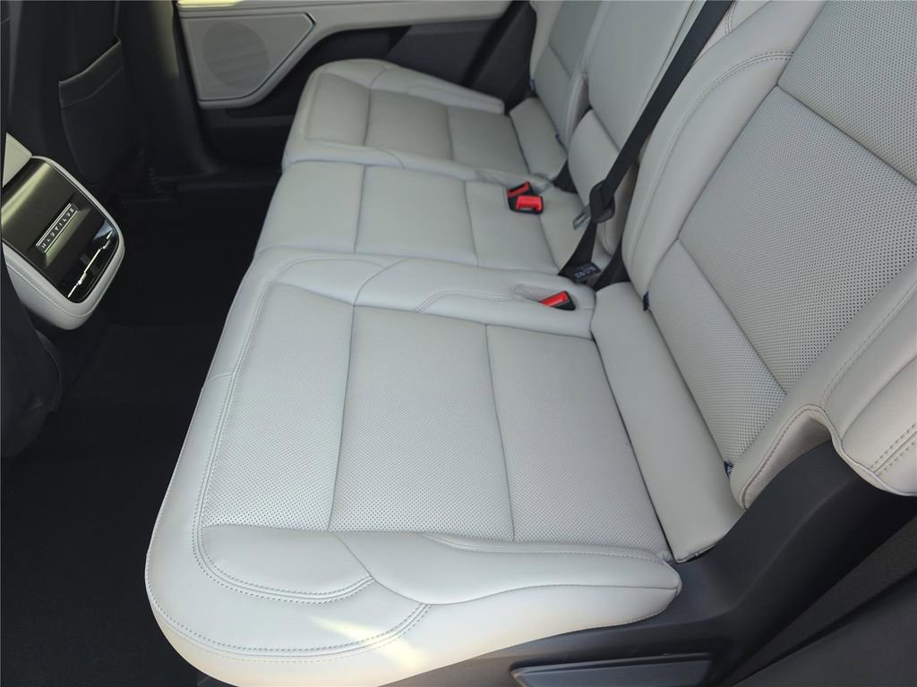 New 2026 Lincoln Nautilus Premier w/ Jet Appearance Package AWD/4WD image 12