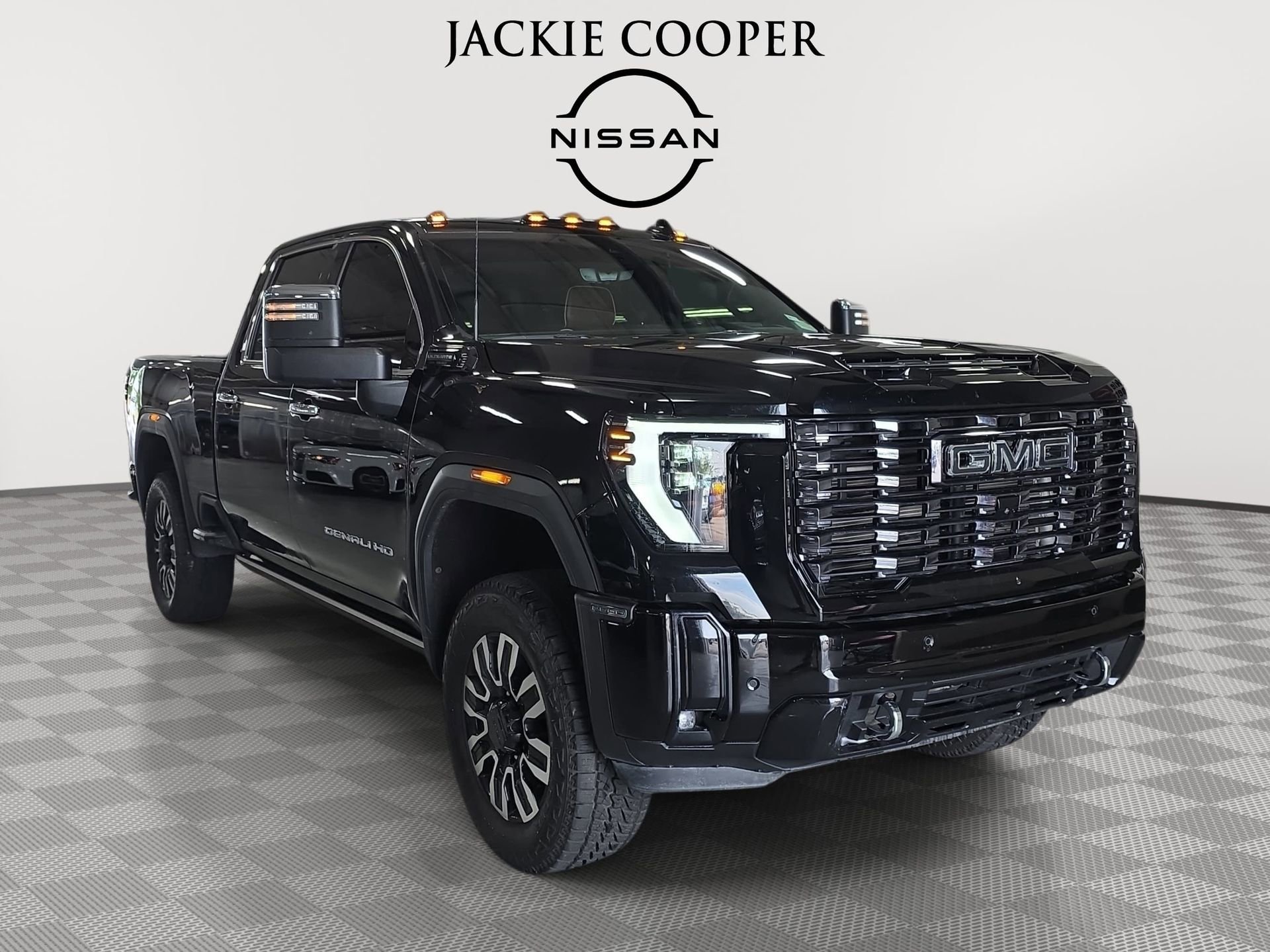 Used 2025 GMC Sierra 2500 Denali Ultimate w/ Max Trailering Package AWD/4WD image 3