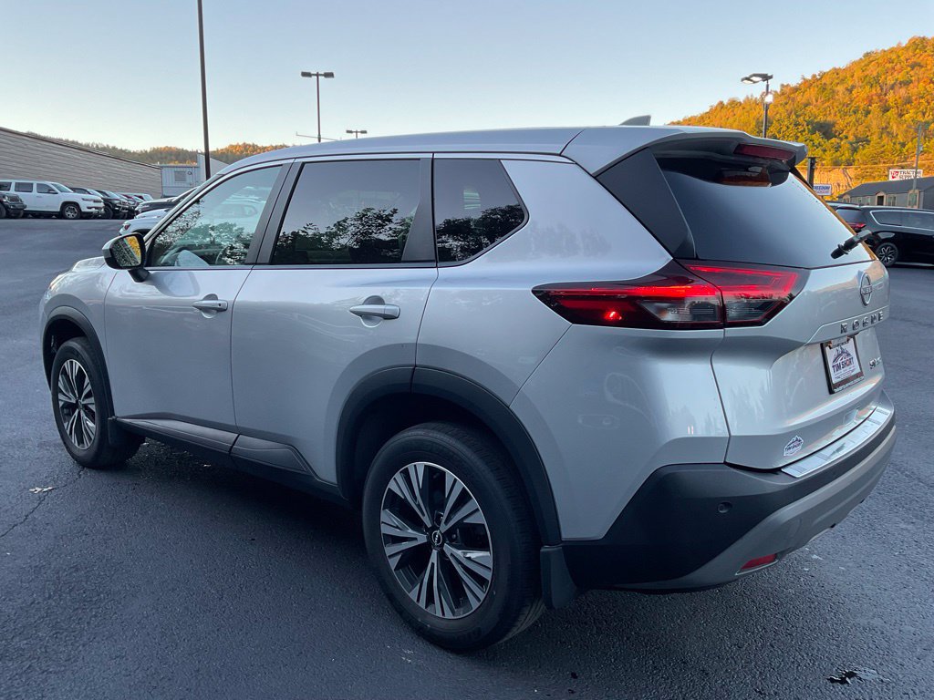 Used 2023 Nissan Rogue SV AWD/4WD image 4