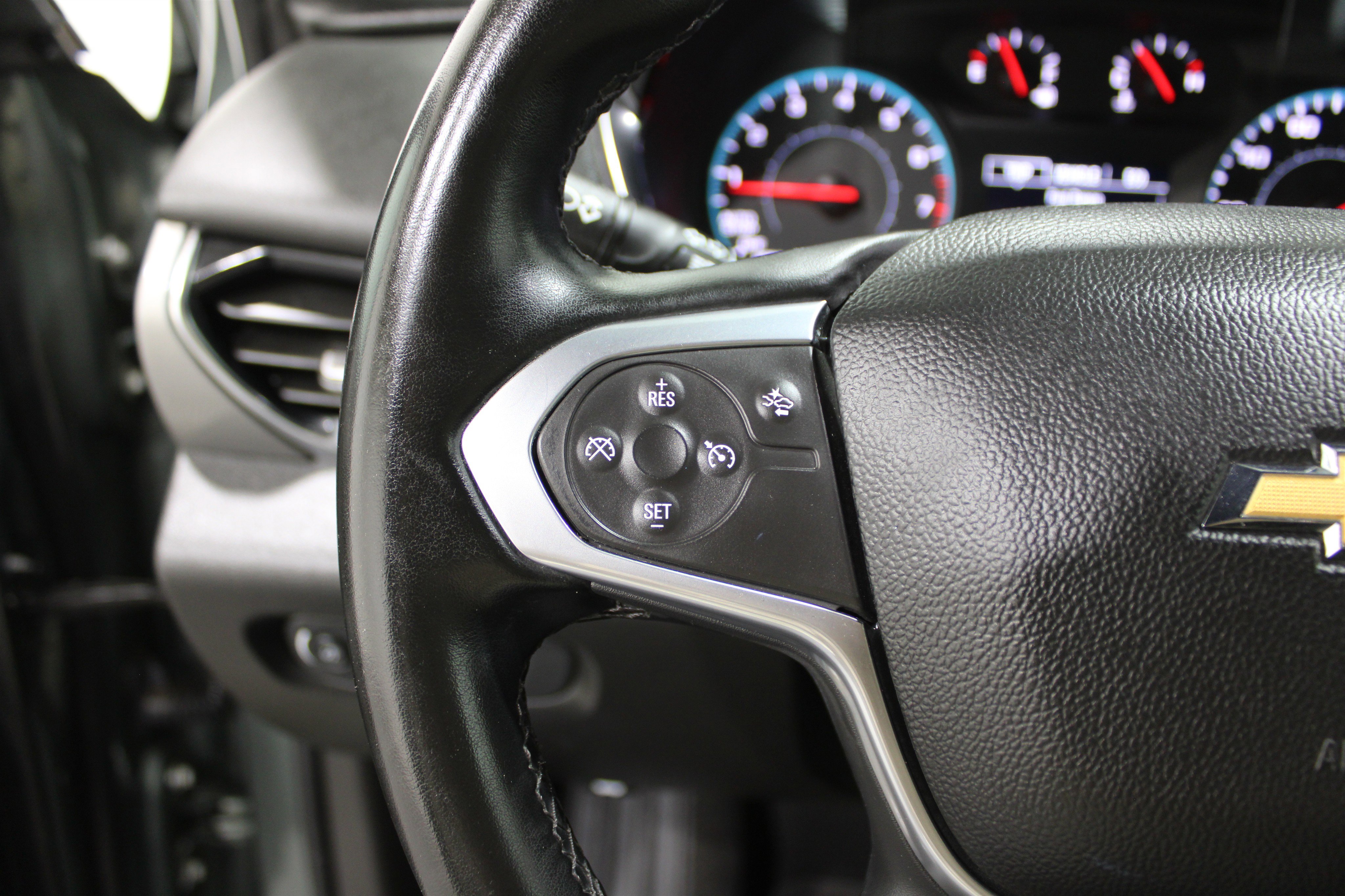 Used 2023 Chevrolet Traverse LT image 11